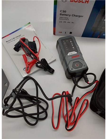 Bosch Cargador de Batería para Coche C30, 3,5 Amperios, con Función de Carga Continua - para Baterías de Plomo-ácido, AGM, Gel, 