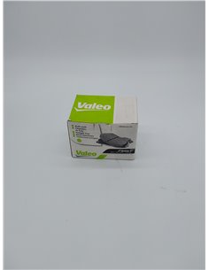 Valeo Pastillas de freno First 301584 Juego de 4 pastillas Eje trasero Completamente equipado con accesorios montados        2