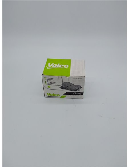 Valeo Pastillas de freno First 301584 Juego de 4 pastillas Eje trasero Completamente equipado con accesorios montados       