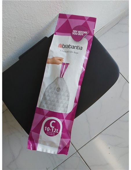 Brabantia Pattumiera Bo 4L - Cestino piccolo ed elegante - Apertura e chiusura soft - Igienico e poco ingombrante - appendibile 