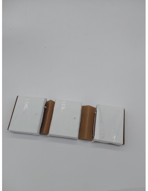 Umbra Juego de estantes de vitrina, estante de pared flotante para objetos pequeños y más, juego de 3, blanco