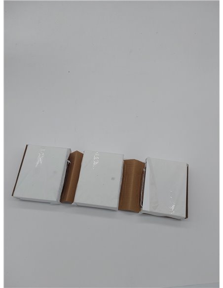 Umbra Juego de estantes de vitrina, estante de pared flotante para objetos pequeños y más, juego de 3, blanco