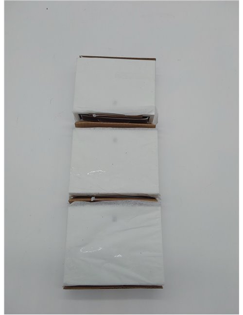 Umbra Juego de estantes de vitrina, estante de pared flotante para objetos pequeños y más, juego de 3, blanco