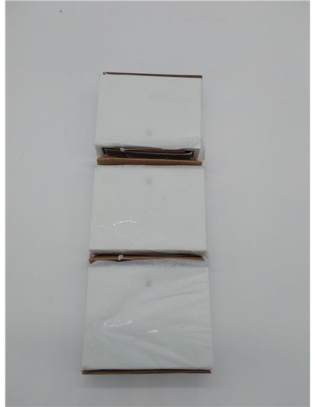 Umbra Juego de estantes de vitrina, estante de pared flotante para objetos pequeños y más, juego de 3, blanco