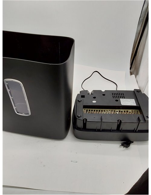 Amazon Basics Trituradora de corte cruzado con capacidad para 12 hojas (nuevlo modelo), para papel y tarjetas de crédito, Color 