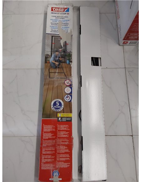 tesa Insect Stop FALT - Malla mosquitera para puertas con marco de aluminio plegable - Marco telescópico ajustable - Gris antrac
