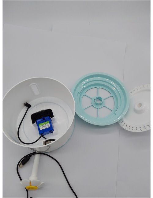 AQXONG Bebedero para Gatos 2.4L con Cuatro Filtros de Carbón Activado, Fuente de Agua para Mascotas Ultra Silenciosa con luz LED