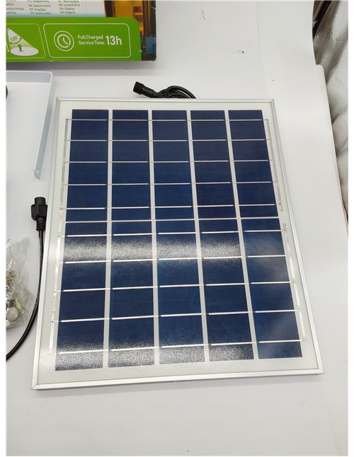 Aigostar - Foco proyector LED solar con mando a distancia，300W，6500K luz blanca.Resistente al agua IP66.Perfectos para interior 