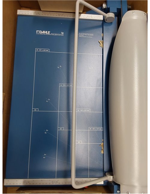 Dahle 567 Safety Guillotine dimensiones 365 x 600 mm, longitud de corte 550 mm, capacidad de corte 3,5 mm, 35 hojas