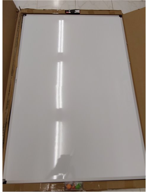 Amazon Basics Pizarra blanca magnética con bandeja para rotuladores y marco de aluminio, 150 cm x 100 cm