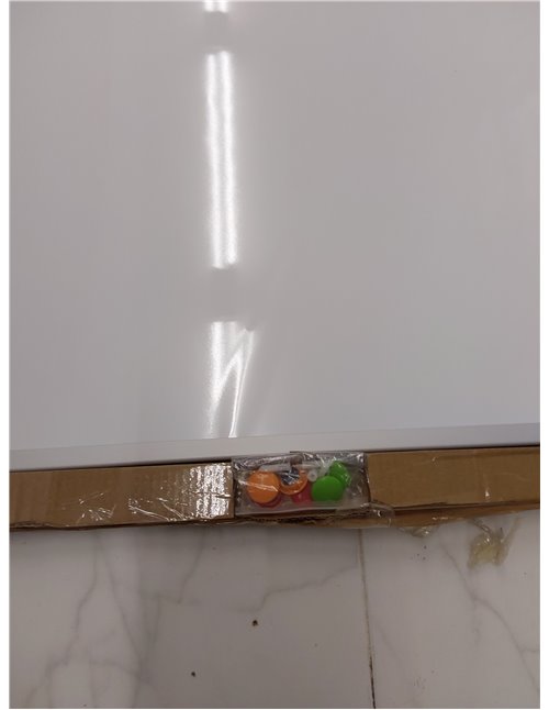 Amazon Basics Pizarra blanca magnética con bandeja para rotuladores y marco de aluminio, 150 cm x 100 cm