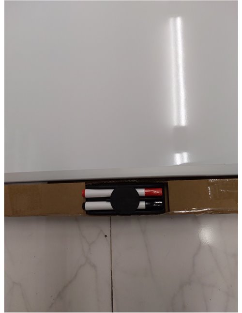 Amazon Basics Pizarra blanca magnética con bandeja para rotuladores y marco de aluminio, 150 cm x 100 cm