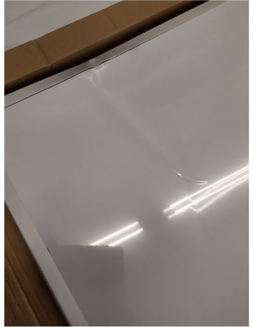Amazon Basics Pizarra blanca magnética con bandeja para rotuladores y marco de aluminio, 120 cm x 90 cm