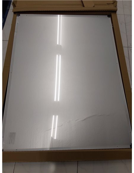 Amazon Basics Pizarra blanca magnética con bandeja para rotuladores y marco de aluminio, 120 cm x 90 cm