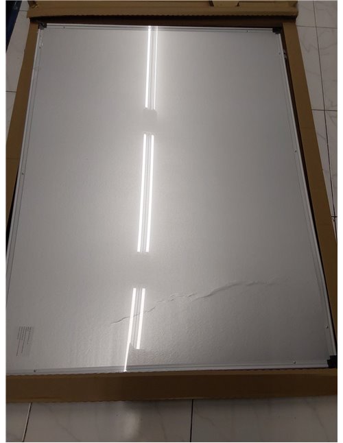 Amazon Basics Pizarra blanca magnética con bandeja para rotuladores y marco de aluminio, 120 cm x 90 cm