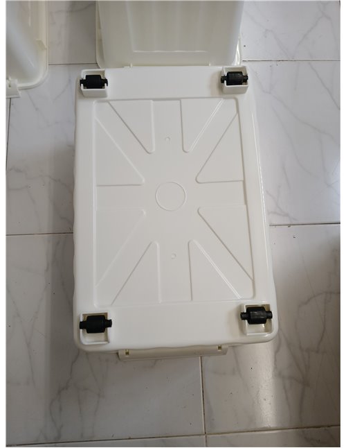 Cetomo 35L*4 Cajas de Almacenamiento con Tapas, Contenedores de Plástico con Ruedas, Clip On, Apilables, Encajables, Organizador