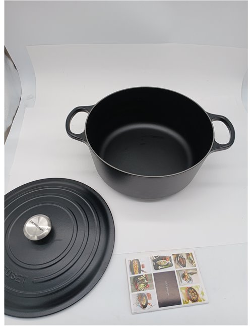 Le Creuset Cocotte Round Cast Iron, 30 cm, 8, 1 L, All Heat Sources Including Induction, Matte Black, 21177300000430