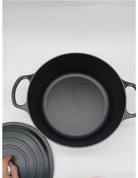 Le Creuset Cocotte Round Cast Iron, 30 cm, 8, 1 L, All Heat Sources Including Induction, Matte Black, 21177300000430