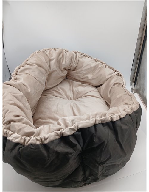 Ferplast Cama para Perros Medianos, Transpirable y Antideslizante, Sofà Throne 85 x 62 x h 33 cm, Blanco