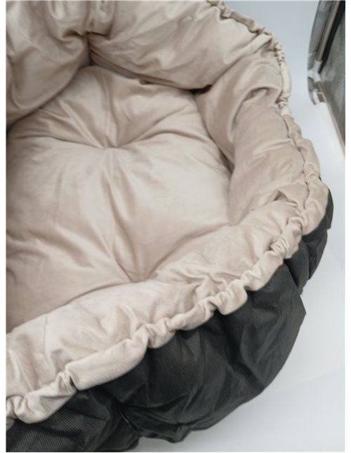 Ferplast Cama para Perros Medianos, Transpirable y Antideslizante, Sofà Throne 85 x 62 x h 33 cm, Blanco
