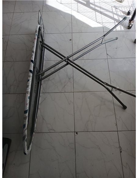 Rayen | Tabla de Planchar - Gama Basic | Altura Regulable | Malla Metálica | Reposa-Planchas | Estructura Gris y Funda Estampado
