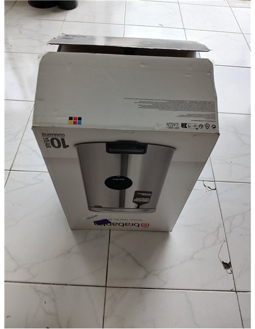 Brabantia NewIcon - Cubo de basura de pedal de 20 litros, color negro mate