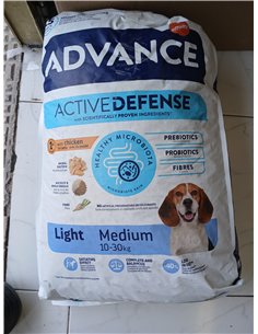 Advance Medium Adult Light, Pienso para Perros Adultos de Razas Medianas Bajo en Grasa con Pollo, 12kg 2