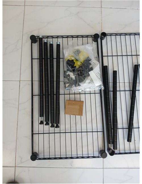 Amazon Basics Unidad de almacenamiento estrecha de 3 baldas con ruedas con estantes ajustables en altura y patas niveladoras, pe