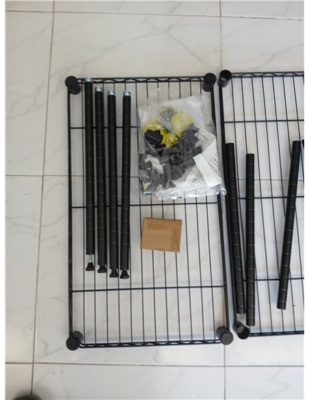 Amazon Basics Unidad de almacenamiento estrecha de 3 baldas con ruedas con estantes ajustables en altura y patas niveladoras, pe