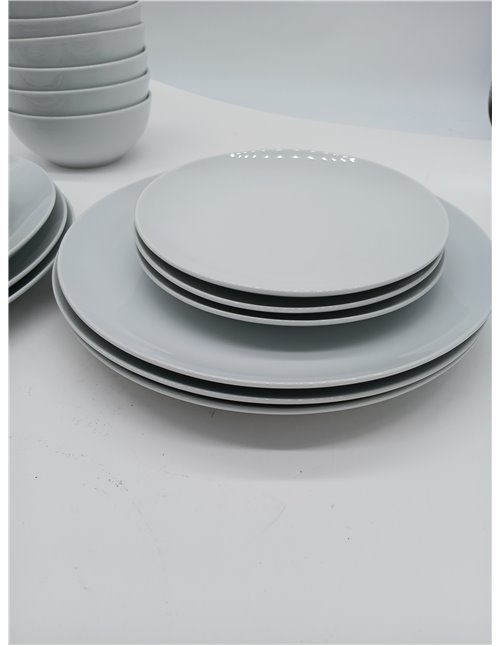 Amazon Basics Vajilla, 6 servicios, Paquete de 18, Porcelana blanca lisa