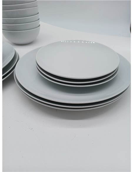 Amazon Basics Vajilla, 6 servicios, Paquete de 18, Porcelana blanca lisa
