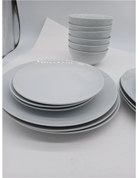 Amazon Basics Vajilla, 6 servicios, Paquete de 18, Porcelana blanca lisa
