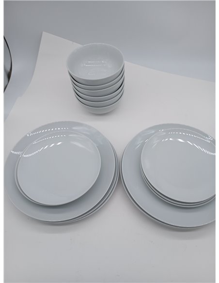 Amazon Basics Vajilla, 6 servicios, Paquete de 18, Porcelana blanca lisa