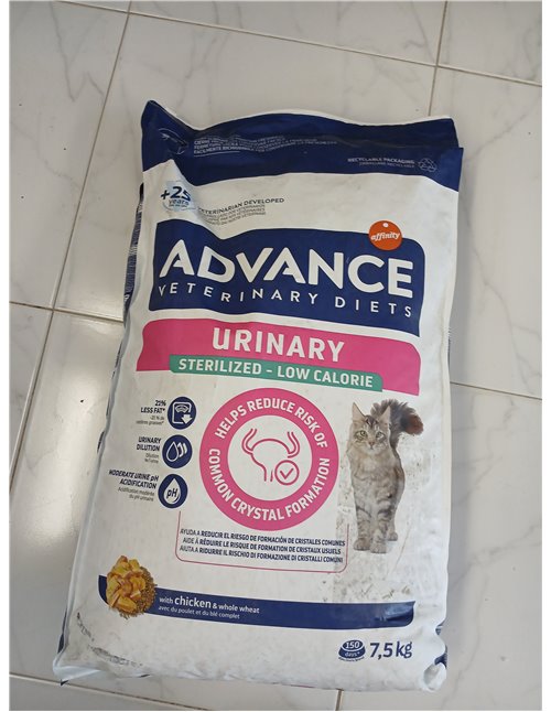 Advance Veterinary Diets Urinary Low Calorie, Pienso para Gatos para el Control del peso y protección de las vías urinarias, 7,5