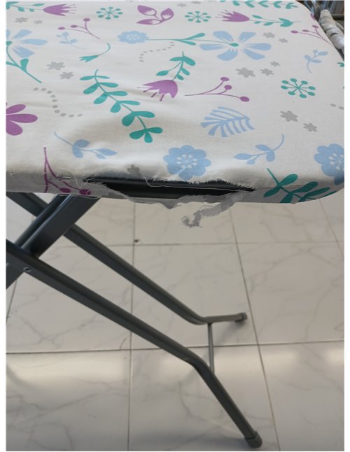 Amazon Basics tabla de planchar con compartimento de almacenamiento y soporte para plancha en forma de H, grande, 122 x 38 cm, g