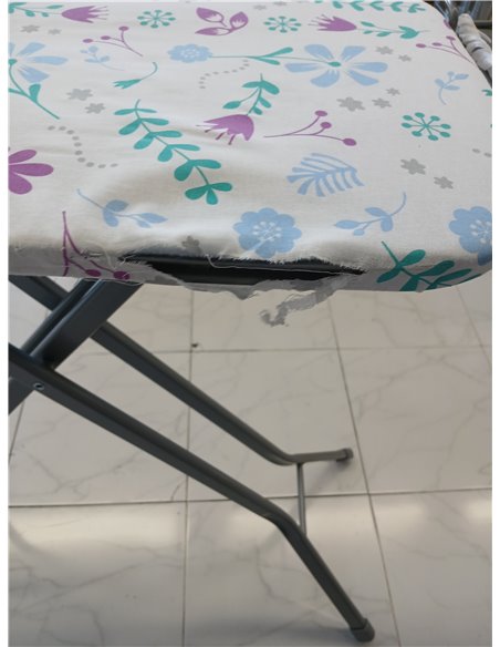 Amazon Basics tabla de planchar con compartimento de almacenamiento y soporte para plancha en forma de H, grande, 122 x 38 cm, g