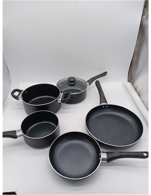 Amazon Basics Nonstick Cookware Set, 8 Piece (5 Pots + 3 Lids), Black