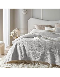 ROOM99 Feel Elegante Colcha en Color Gris Claro 200 x 220 cm, versátil como Colcha para Cama o sofá, Ideal como Colcha de Tercio