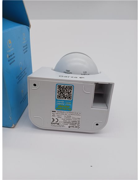 Garza - Detector de movimiento por infrarrojos orientable para interior y exterior, Protección IP44, Tiempo y luminosidad regula