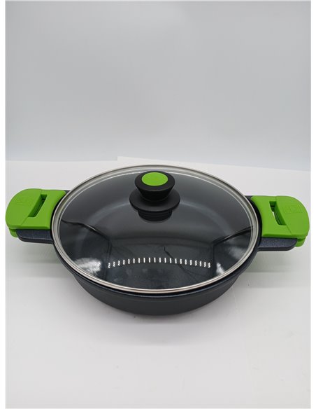 BRA Prior | Cacerola baja con tapa de cristal y asas de silicona, apta para todo tipo de cocinas incluida inducción y horno, 28 