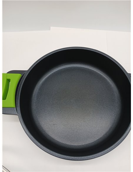 BRA Prior | Cacerola baja con tapa de cristal y asas de silicona, apta para todo tipo de cocinas incluida inducción y horno, 28 