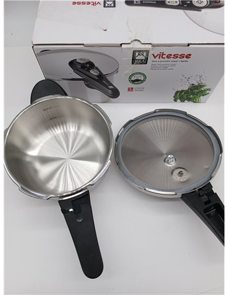 BRA Vitesse | Olla Express de 3 Litros, Fabricada en Acero Inoxidable 18/10, Con 2 Programas de Cocción y Sistema de Bloqueo de 