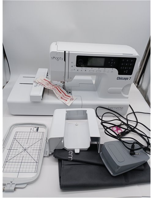 BERNINA 4260366210536 - Maquina de Coser y Bordar Bernette Chicago 7