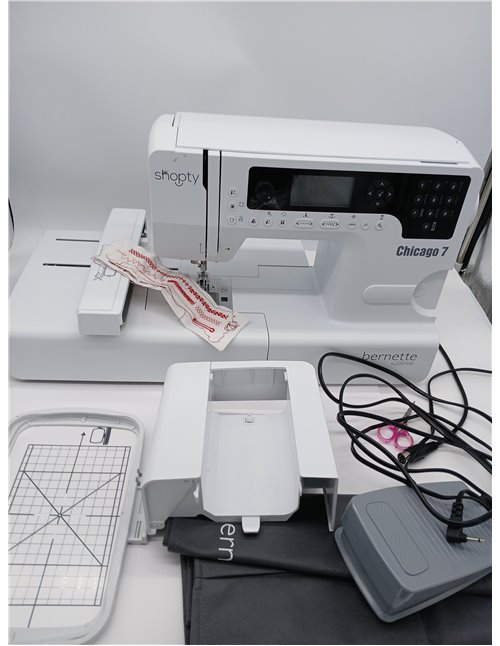 BERNINA 4260366210536 - Maquina de Coser y Bordar Bernette Chicago 7