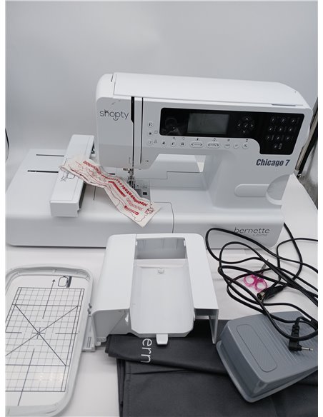 BERNINA 4260366210536 - Maquina de Coser y Bordar Bernette Chicago 7
