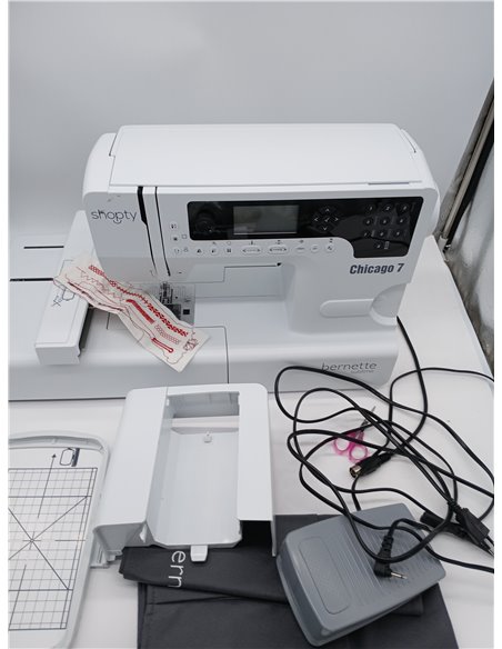 BERNINA 4260366210536 - Maquina de Coser y Bordar Bernette Chicago 7