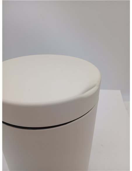 kela Cubo para cosméticos beige 3 l, cubo de basura metálico con pedal para baño, cubo de basura para baño con cubo interior y a