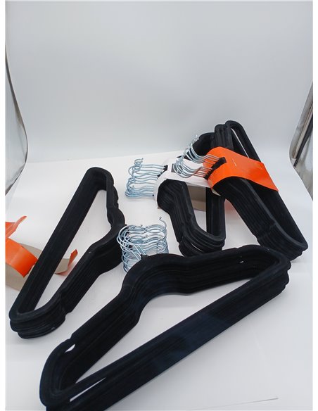 Amazon Basics - Perchas de terciopelo para trajes - Paquete de 50, Negro