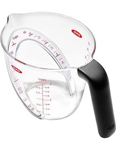 OXO Good Grips abgewinkelter Messbecher mittelgroß, 500 ml – spülmaschinenfest